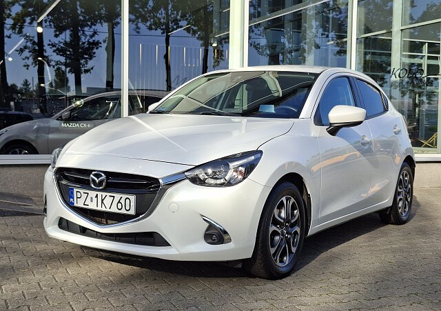 Mazda 2 - Kolor Snowflake White Pearl, zdjęcie 2