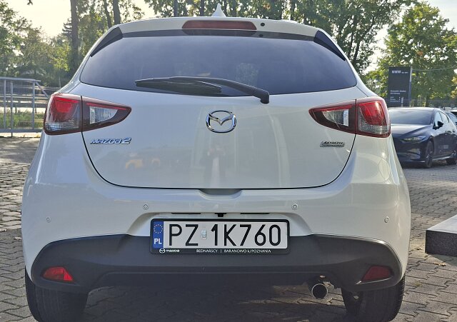 Mazda 2 - Kolor Snowflake White Pearl, zdjęcie 5