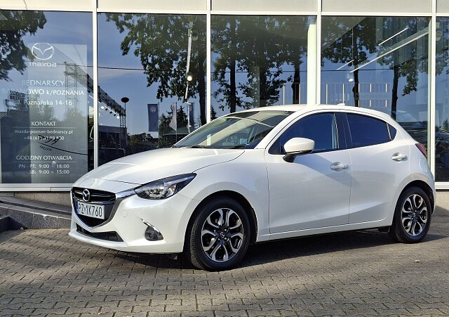 Mazda 2 - Kolor Snowflake White Pearl, zdjęcie 1