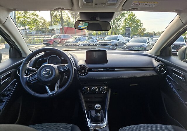Mazda 2 - Kolor Snowflake White Pearl, zdjęcie 6