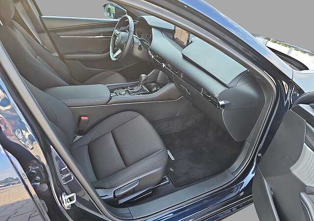 Mazda 3 - Kolor Deep Crystal Blue, zdjęcie 15