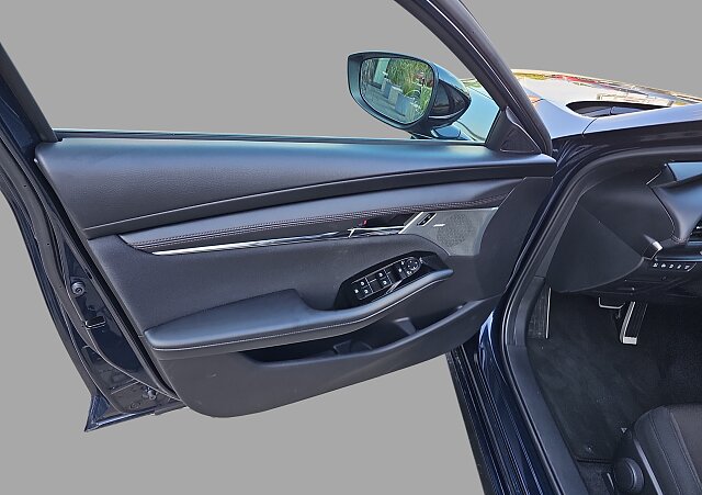 Mazda 3 - Kolor Deep Crystal Blue, zdjęcie 10