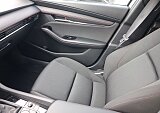 Mazda 3 - Kolor Snowflake White Pearl, zdjęcie 36