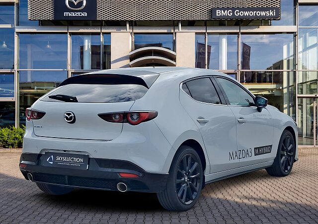 Mazda 3 - Kolor Snowflake White Pearl, zdjęcie 5