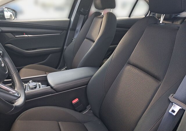 Mazda 3 - Kolor Jet Black, zdjęcie 11