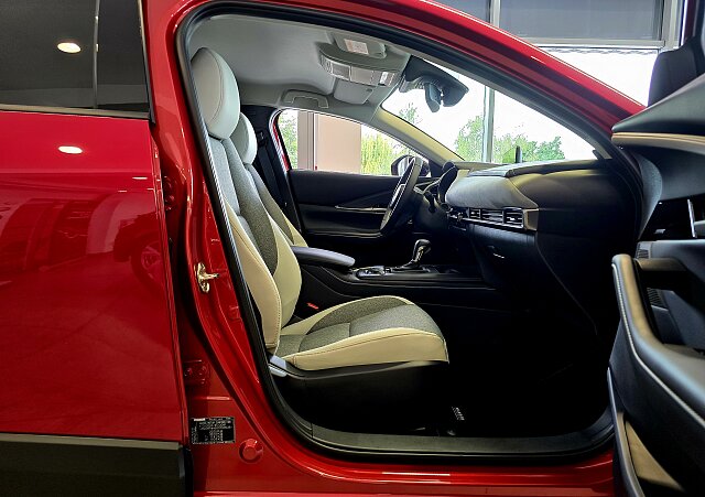 Mazda CX-30 - Kolor Soul Red Crystal, zdjęcie 10