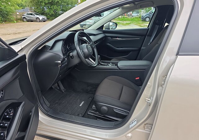 Mazda 3 - Kolor Platinum Quartz, zdjęcie 4