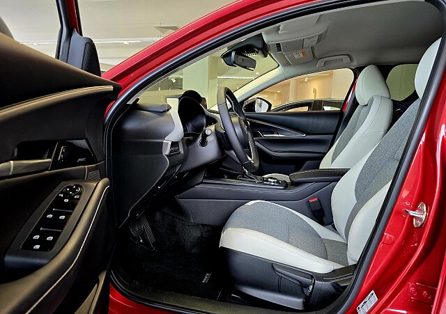 Mazda CX-30 - Kolor Soul Red Crystal, zdjęcie 13